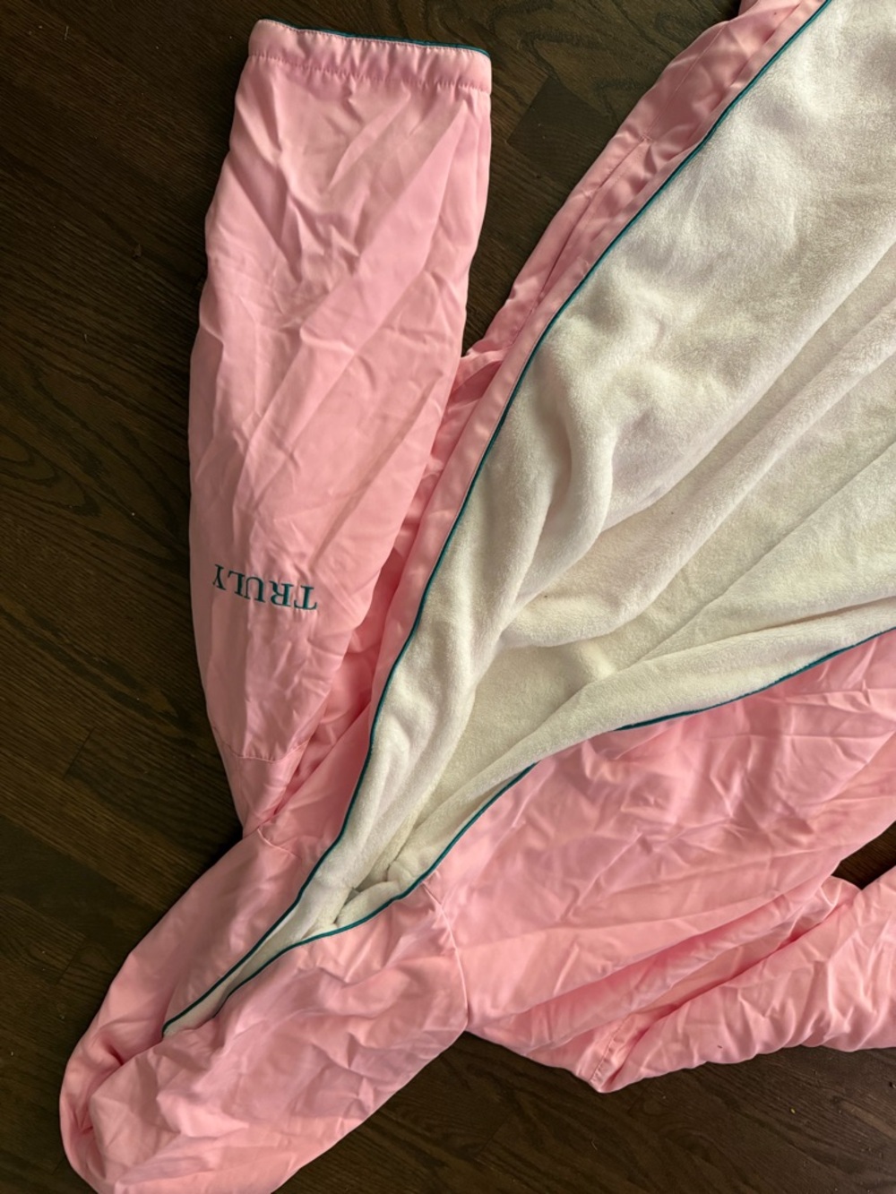 Truly Pink & White Robe - Picture 4 of 4